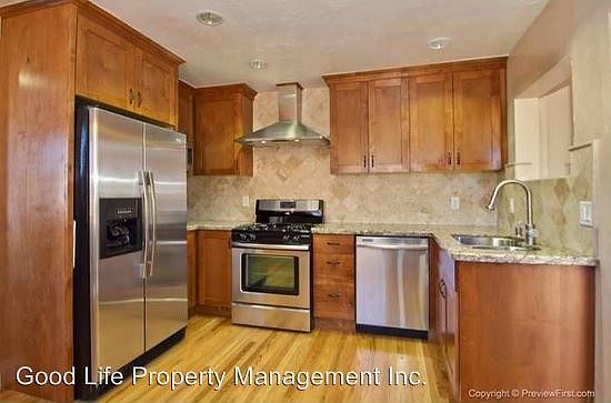 5th image of 4890 Bancroft St