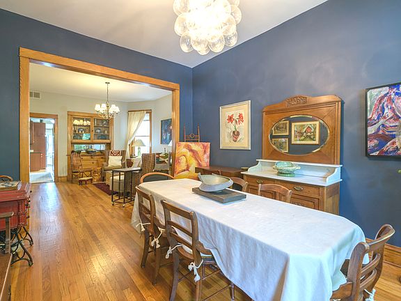 5th image of 2627 N Mozart St #1