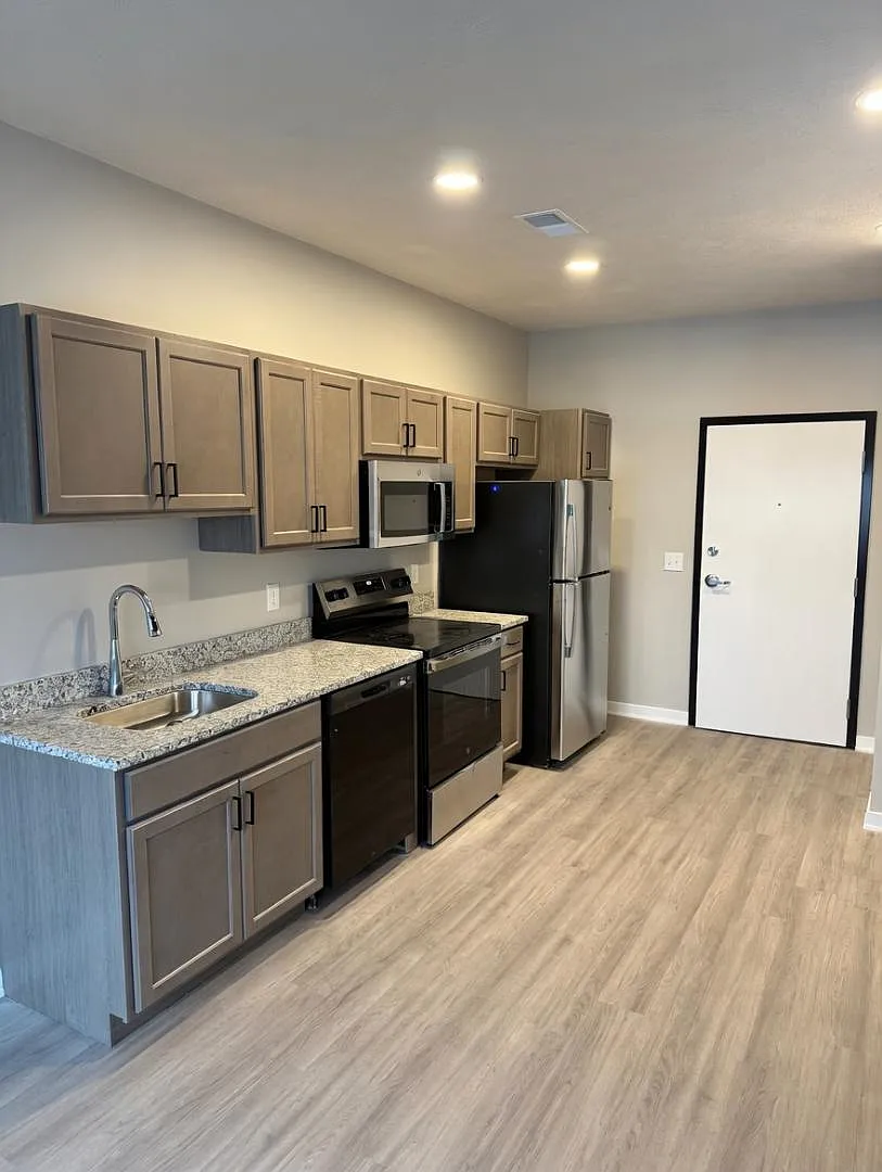 3513 Howard St - 205 — Photo 3