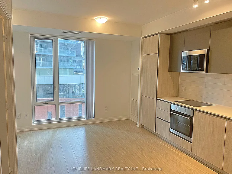 8 Widmer St #907 — Photo 3