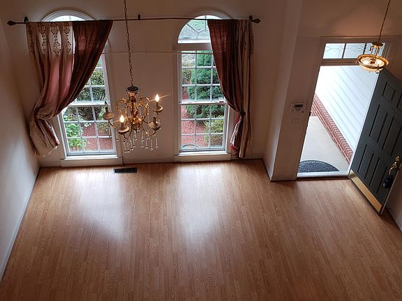 5th image of 15139 Gaffney Cir