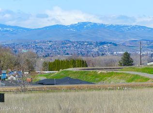 Nka Roza Hill Dr, Yakima, WA