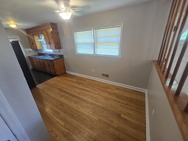 3008 Belle Ave NE — Photo 3