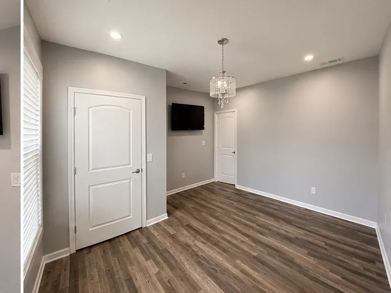 239 Harriet St SE — Photo 10