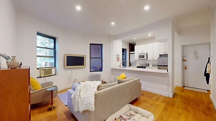 Rented by Bond New York | media 12