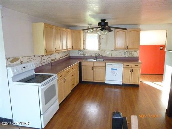 3rd image of 2233 Jack St