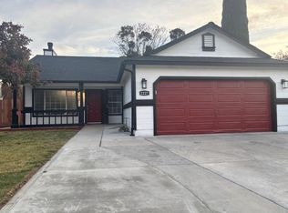 2227 Laguna Way, Los Banos, CA 93635