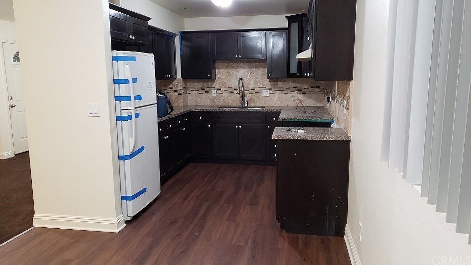 1st image of 9121 Menlo Ave
