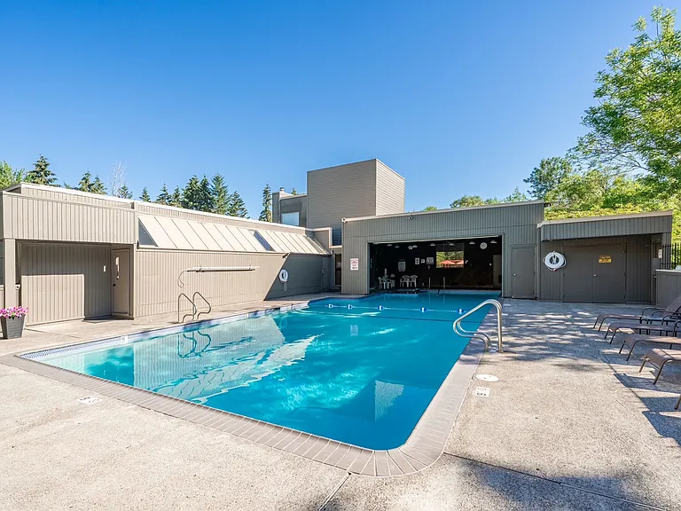 1614 NW Midlake Ln — Photo 23