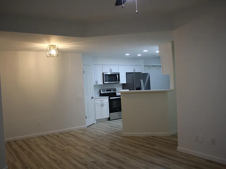 101 N 7th St #184 — Photo 17