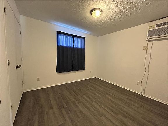 5th image of 28 Pioneer Dr APT 2