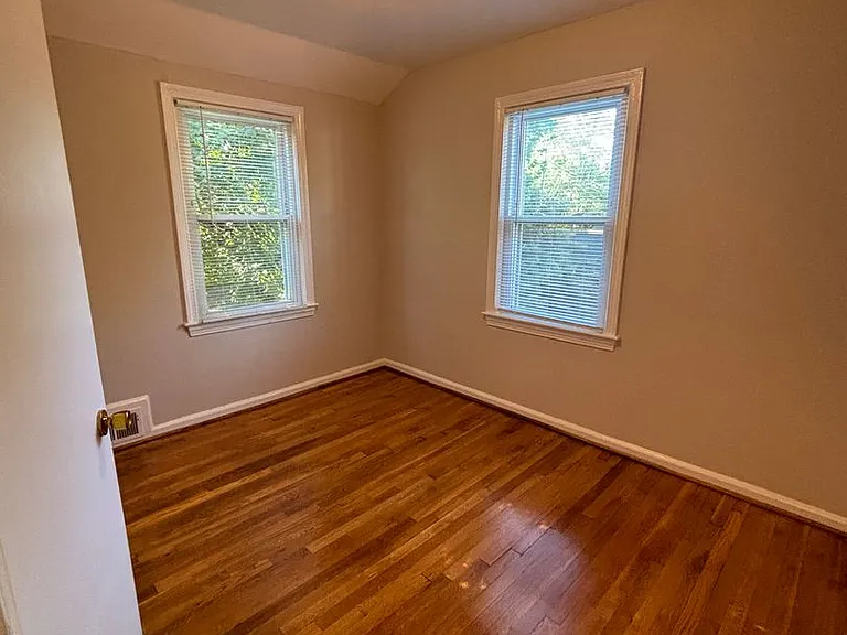 2856 Fairhaven Ave — Photo 11