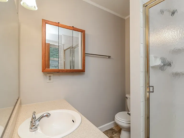 2124 Fox Hunt Dr — Photo 15
