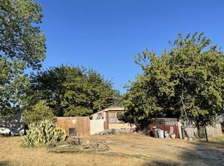 1560 Chaparral Ln, Azle, TX 76020