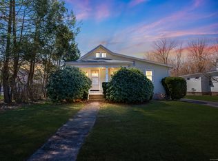 25 Atwater Pl, Cheshire, CT 06410