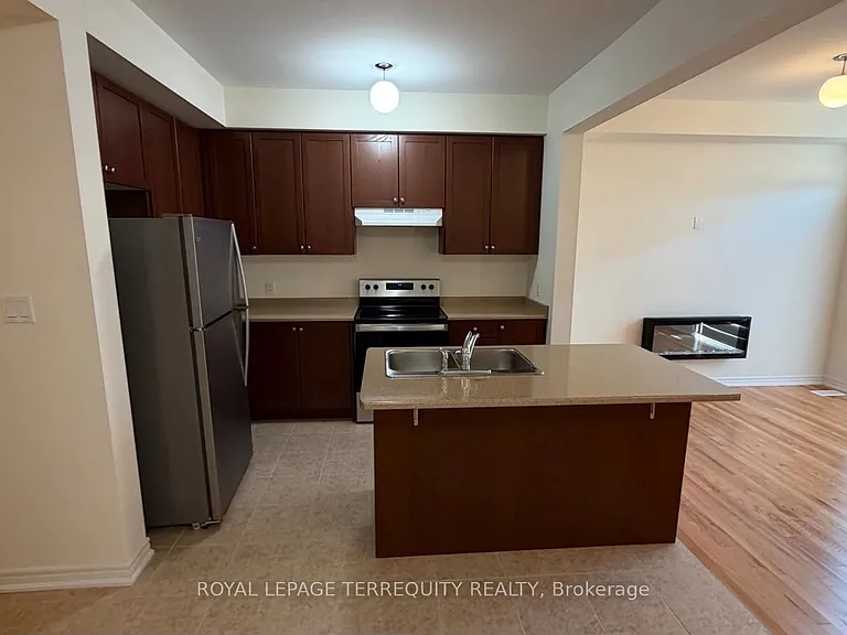 731 Potawatomi Cres — Photo 3