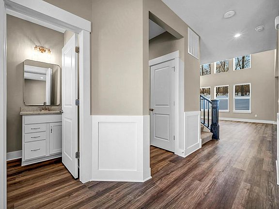 Alden A Foyer