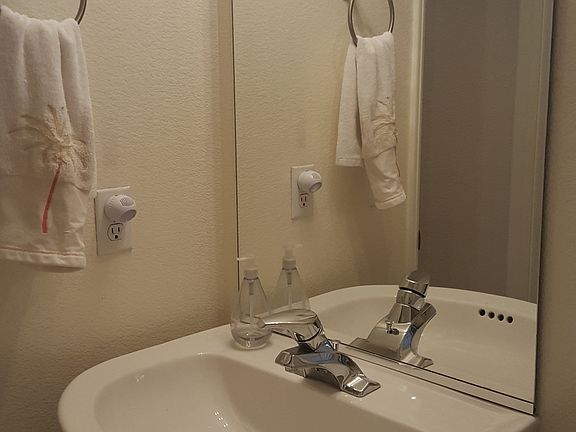 Downstairs half-bath