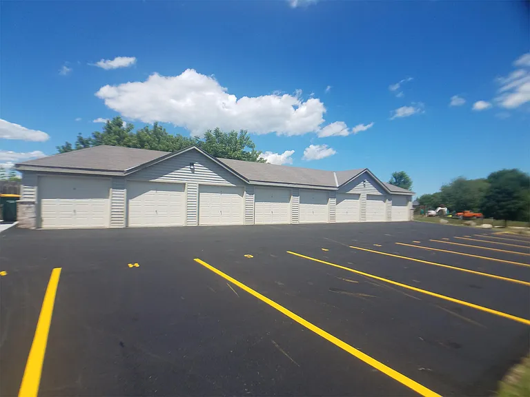 S75W16830 Gregory Dr — Photo 11
