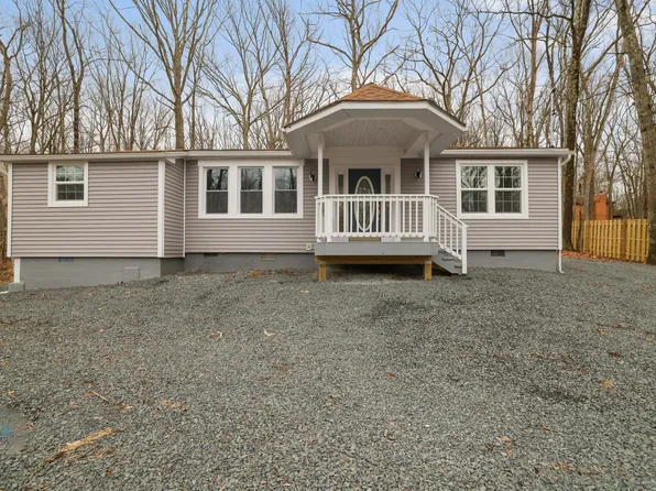 117 Forest Dr, Lords Valley, PA 18428