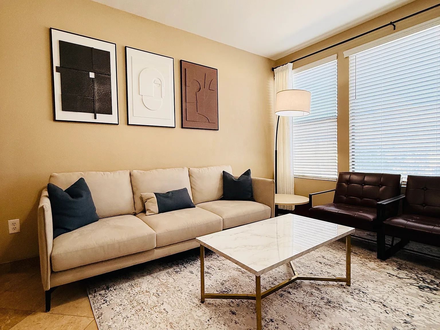 2 bed, 1009 sqft, $4,500 — Photo 1
