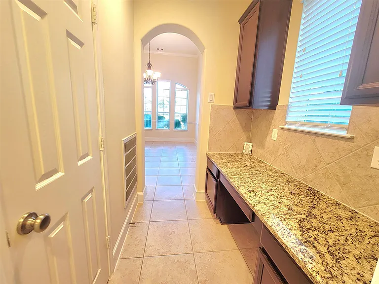 5822 Crawford Hill Ln — Photo 5