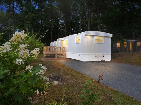 77 Hillside Dr, Burrillville, RI 02839
