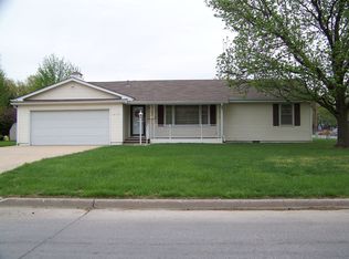 1447 S Willow St, Ottawa, KS 66067