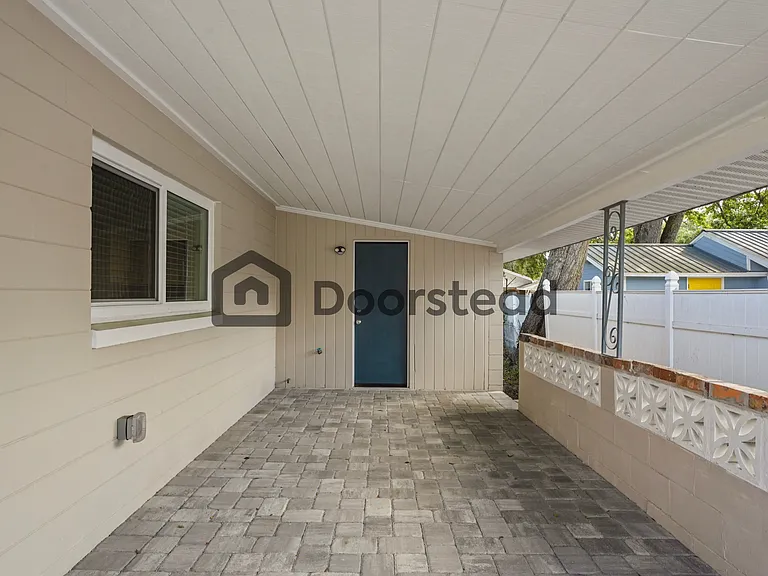 1204 E Esther St — Photo 5