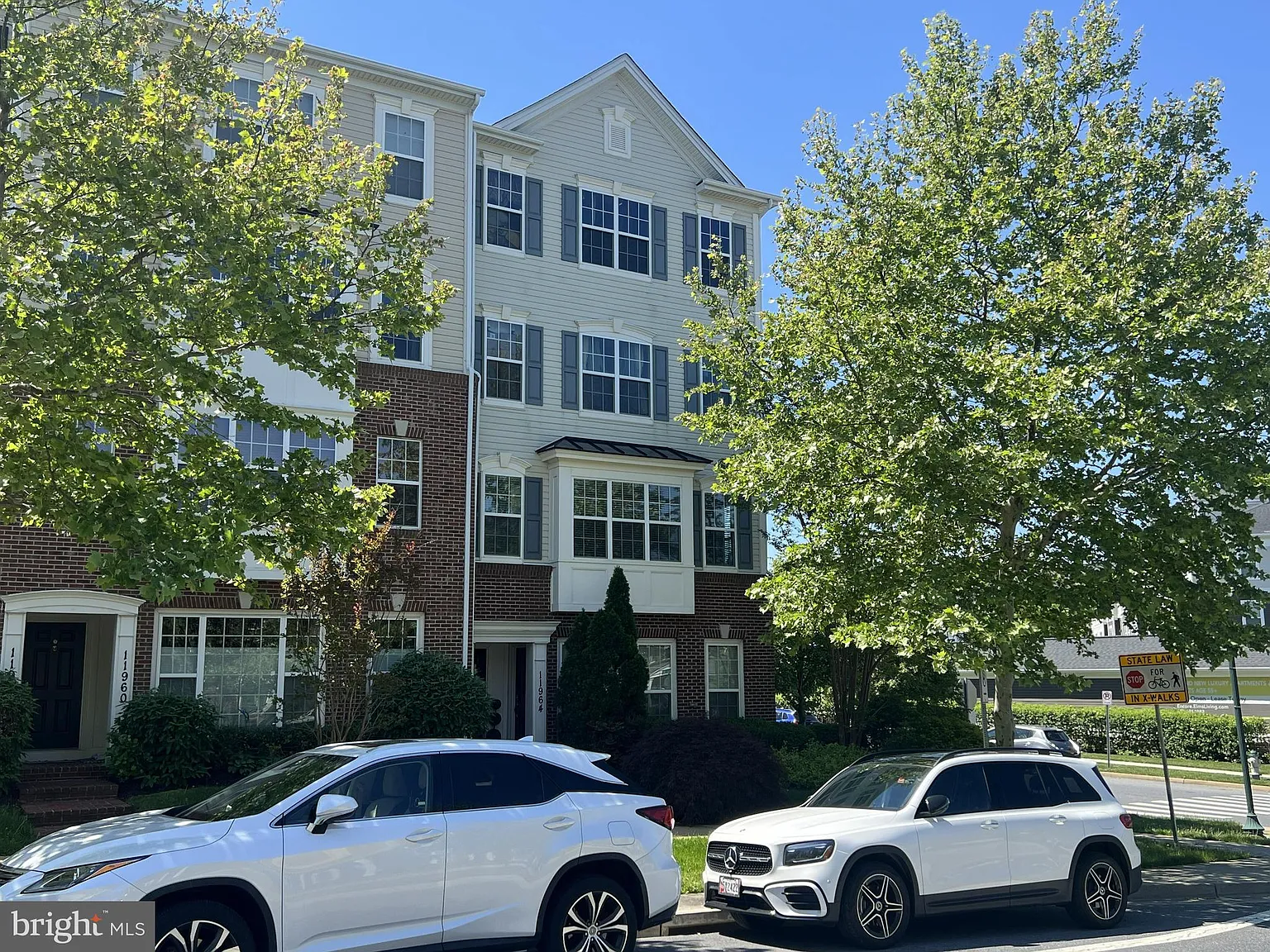 2 bed, 2.5 bath, 1730 sqft, $2,800 — Photo 2