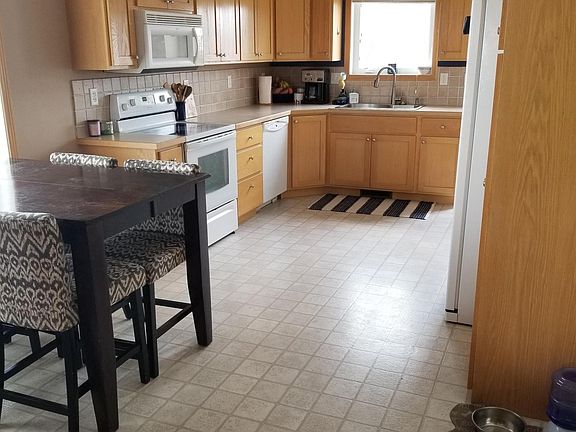 5th image of 1035-38 3rd Ave W