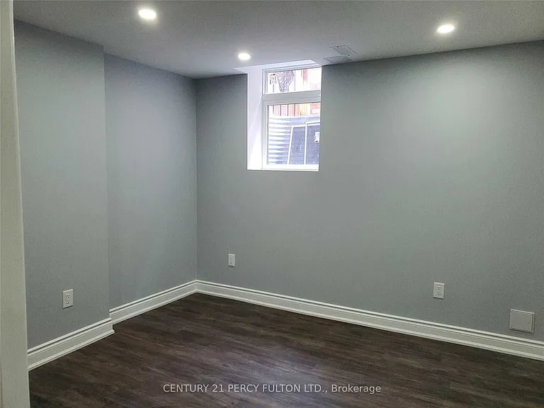 89 Woodcock Ave #BASEMENT — Photo 10