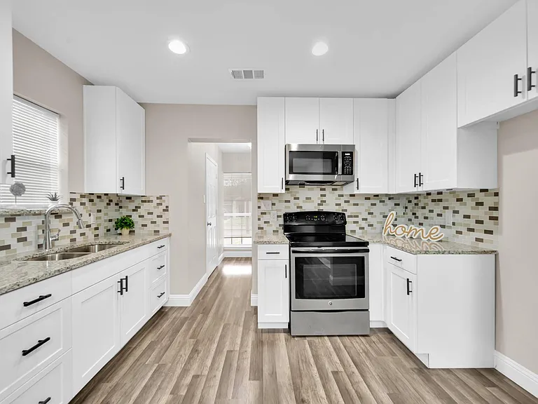 339 Avenue G — Photo 14