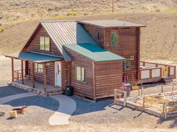 1198 Road 15, Lovell, WY 82431