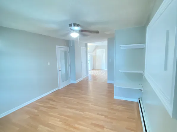 469 Colorado Ave Floor 3, Bridgeport, CT 06605