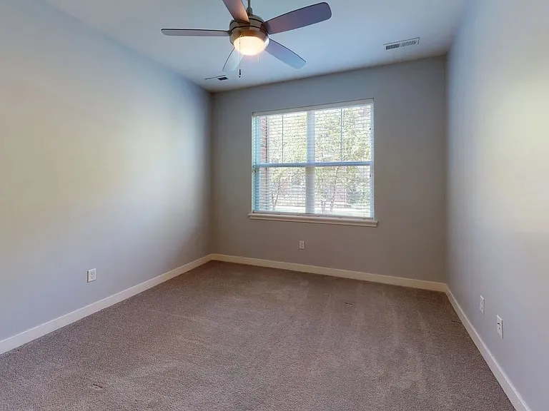 1577 McCleary Ln — Photo 6