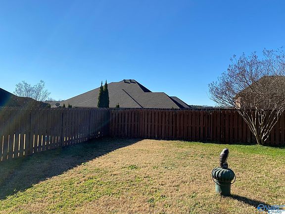 5th image of 506 Sussex Dr SW