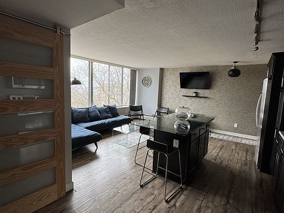 3rd image of 1409 N Prospect Ave Unit 502