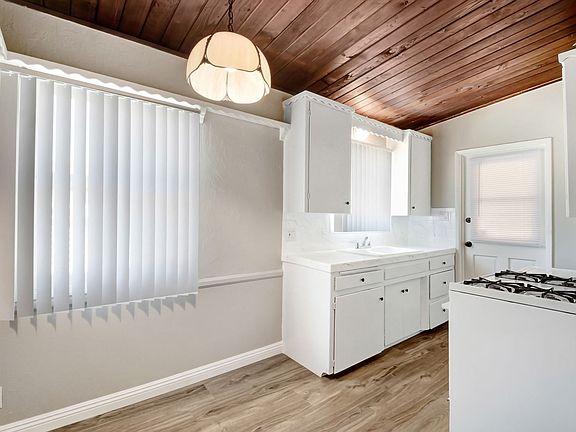 5th image of 7429 Potomac St #7431