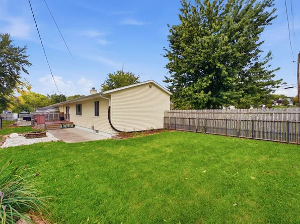3775 29th St, Bettendorf, IA 52722