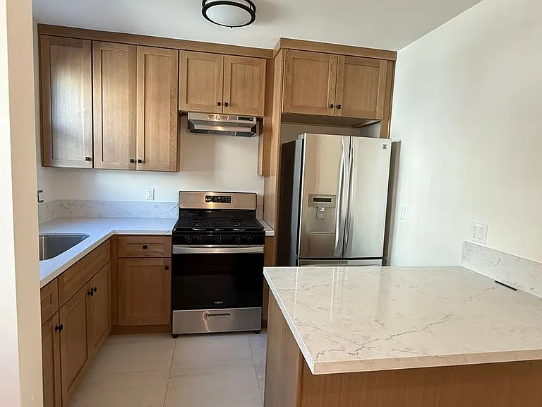4131 W Toluca Lake Ave — Photo 8