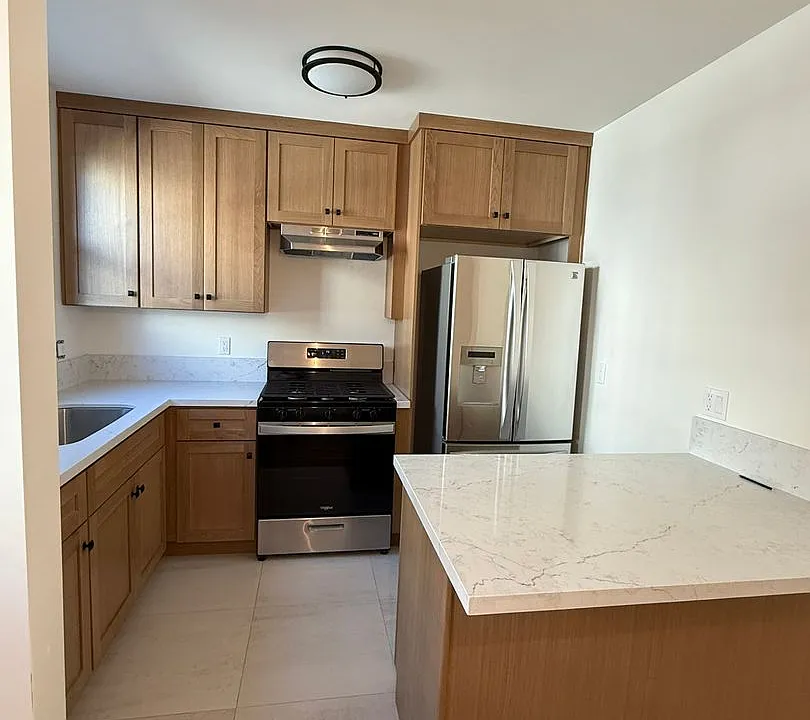 4131 W Toluca Lake Ave