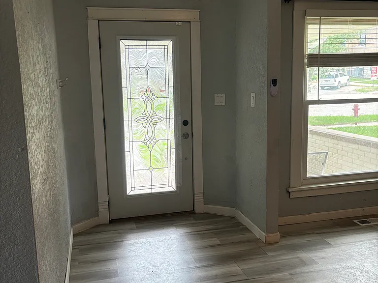 407 S Nebraska St — Photo 5