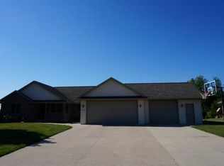 W2269 Sharon Rose Ct, Appleton, WI 54913