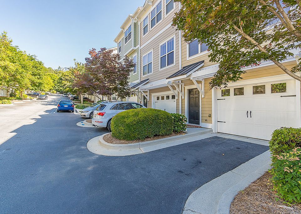 1st image of 1935 Sterling Oaks Cir