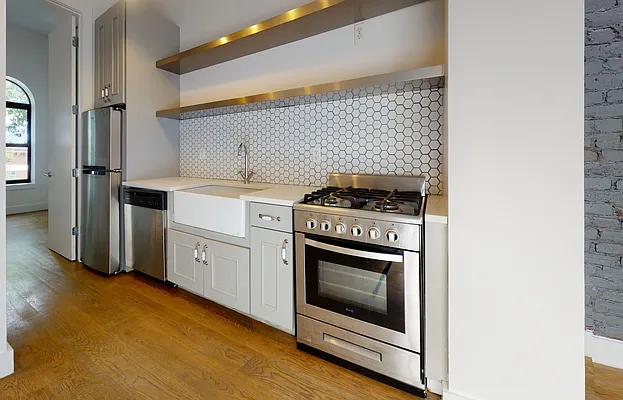 Rented by Bond New York | media 33