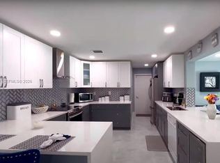 8275 Shadow Wood Blvd, Pompano Beach, FL 33071