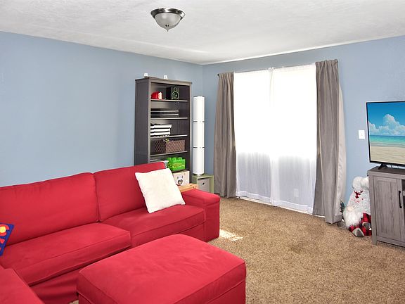 5th image of 315 Park St