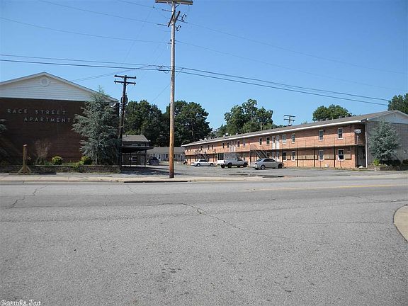 3rd image of 1104 E Race Ave