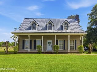 3019 Volley Campbell Rd, Terry, MS 39170